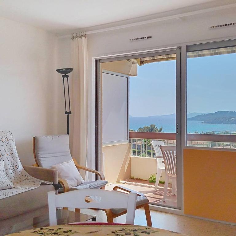 Studio calme avec terrasse à Bormes-les-Mimosas - FR-1-610-17 - Monolocale - 13