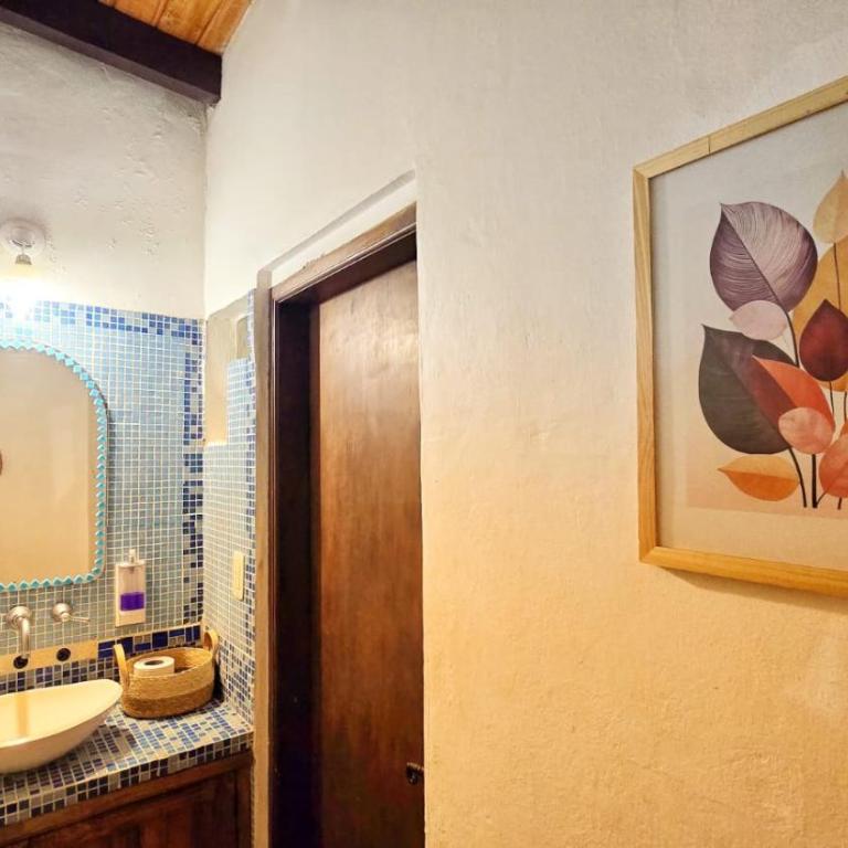La Casita de Salta - Dpto 3 para 5 personas con balcon al jardin - Tu descanso en el norte empieza aquí - Two-Bedroom Deluxe Apartment with Balcony - 8