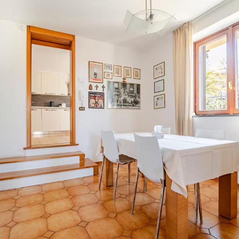 Summer Escape in Luino - Villa con 3 Camere da Letto - 12