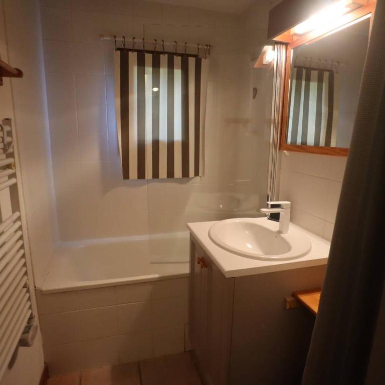 Appartement au pied des pistes, terrasse, calme, 4 pers, Arêches-Beaufort - Apartment mit 1 Schlafzimmer - 12