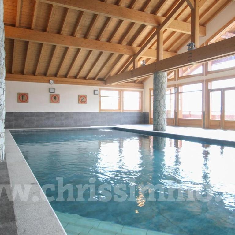 Duplex 4 pièces avec piscine intérieure, parking, 8 pers, proche Les Saisies - FR-1-594-303 - Appartement - 17