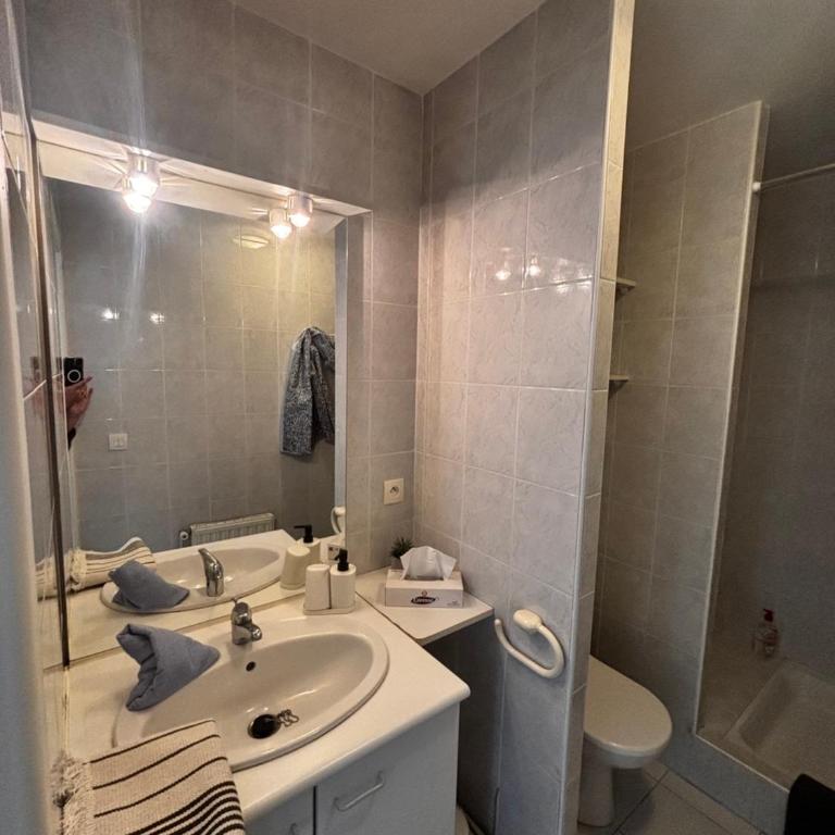 Appartement T2 plein pieds avec parking gratuit - Apartamento de 1 dormitorio con vistas - 14