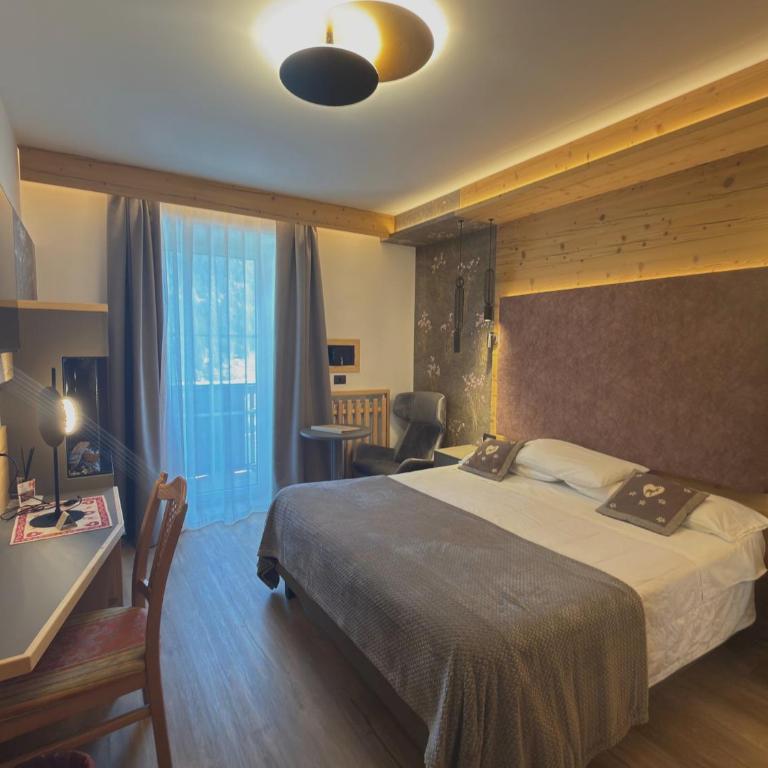 Alexander Hotel Alpine Wellness Dolomites - Doppelzimmer mit Seeblick - 2