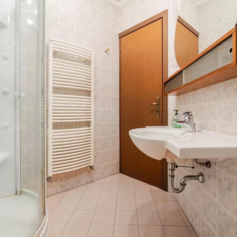 Summer Escape in Luino - Villa con 3 Camere da Letto - 38