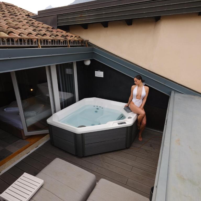 Soul of Trento Exclusive Jacuzzi Loft - One-Bedroom Apartment with Spa Bath - 6