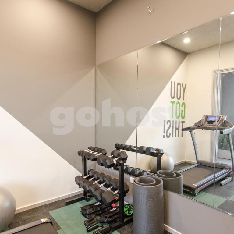 Elegant 1 bed apt near Paseo La Galeria - Apartment - 33