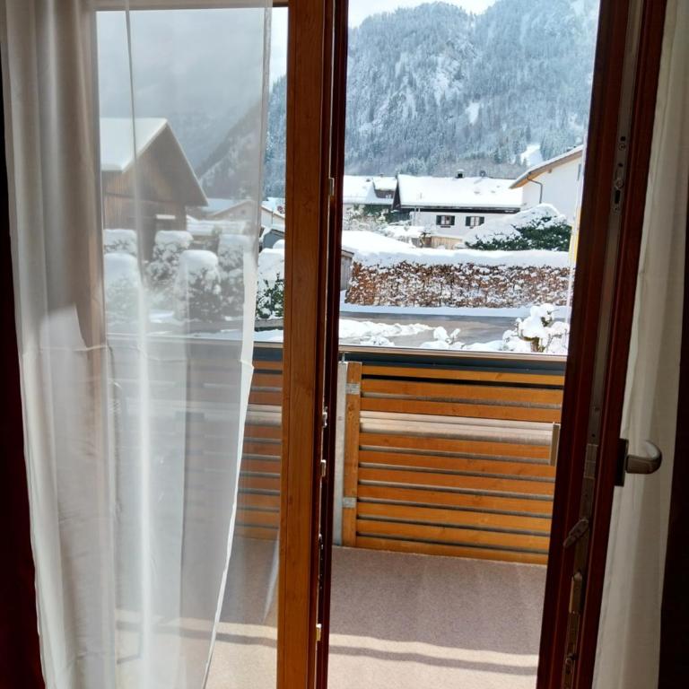 Haus Lorang - Doppelzimmer mit Bergblick - 2