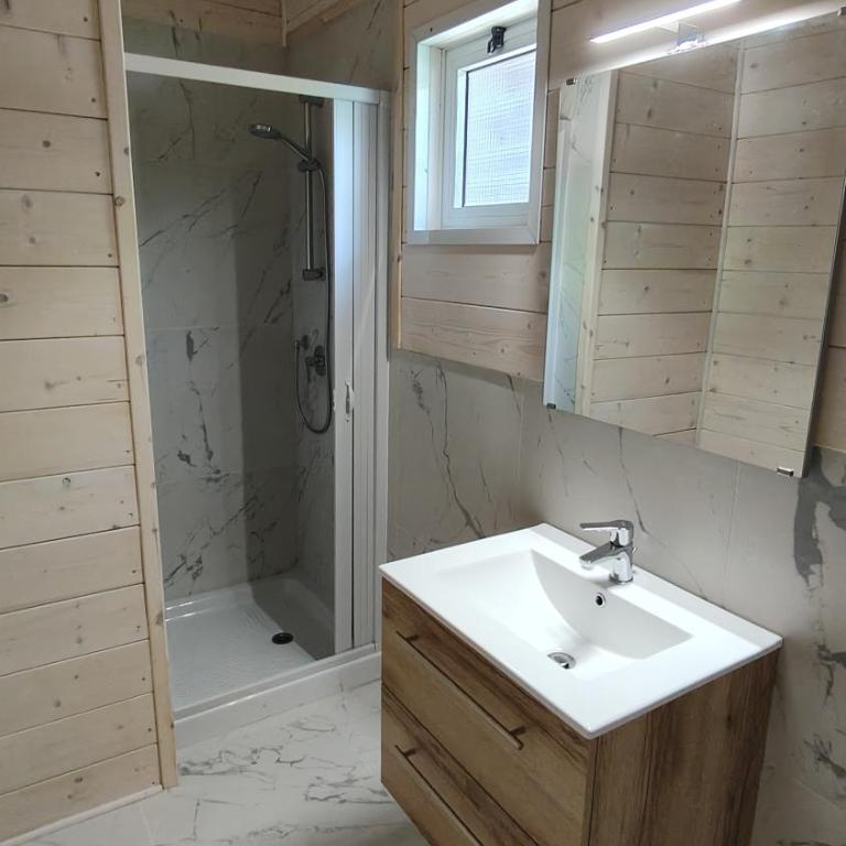 Camping Luni - Bungalow con 1 Camera da Letto - 11