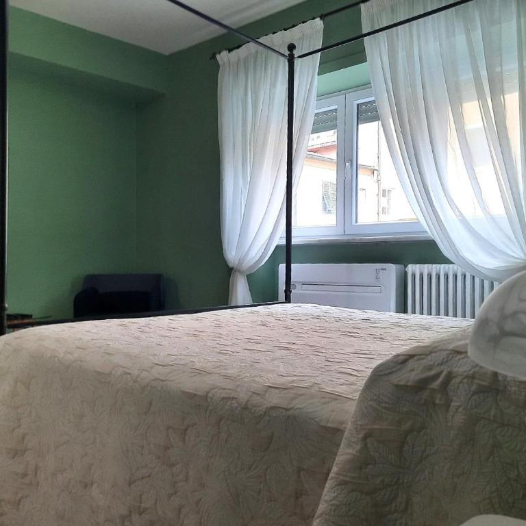 Madame Pucci - Camera Matrimoniale Deluxe con 1 Letto Supplementare - 23
