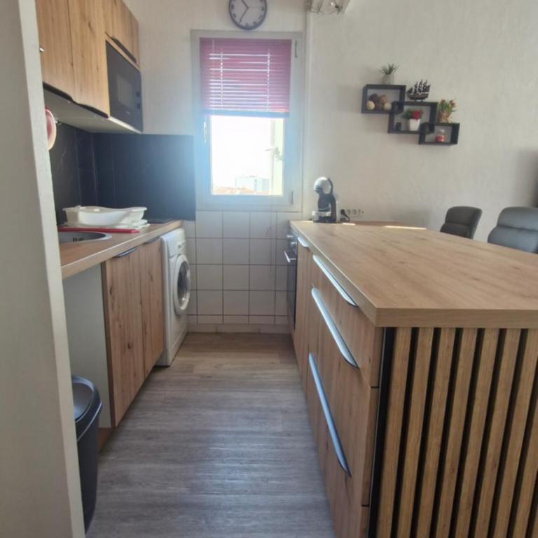 RESIDENCE DE LA PLAGE Appart à 2 pas de la plage et du marché - One-Bedroom Apartment - 10