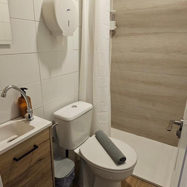 Fuerteventura Beach Vacations at Seneca no hotel,incluye cocina comun con agua, cafe, cereales y pasta gratis - Habitación Doble con baño privado externo - 2 camas - 4