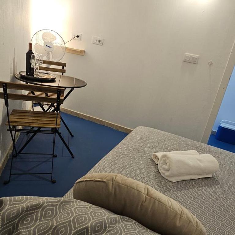 Fuerteventura Beach Vacations at Seneca no hotel,incluye cocina comun con agua, cafe, cereales y pasta gratis - Habitación Doble con baño privado externo - 2 camas - 10