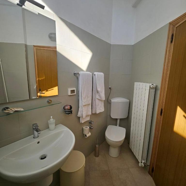 Albergo Nyers - Camera Tripla - 8