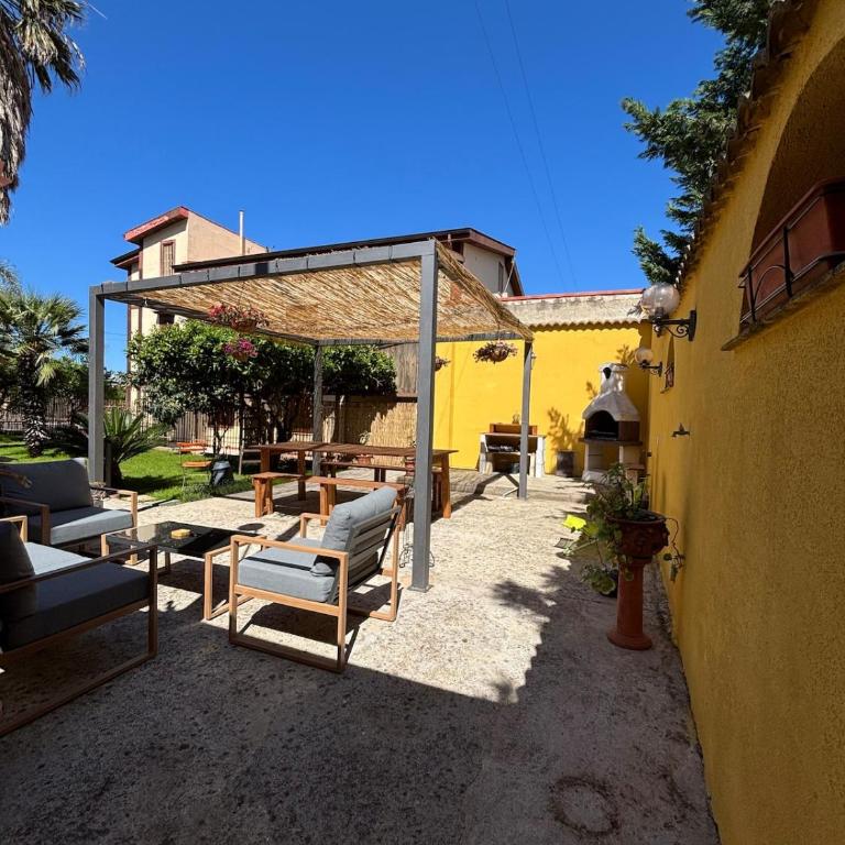 Loft & Solarium - One-Bedroom House - 28