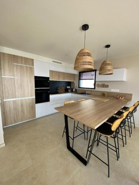 Villa neuve contemporaine vue mer imprenable - Villa avec Piscine Privée - 20