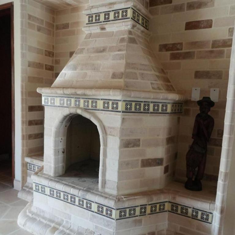 La Mona - Six-Bedroom House - 11