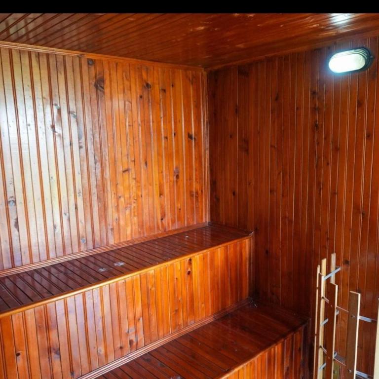 La Mona - Six-Bedroom House - 23