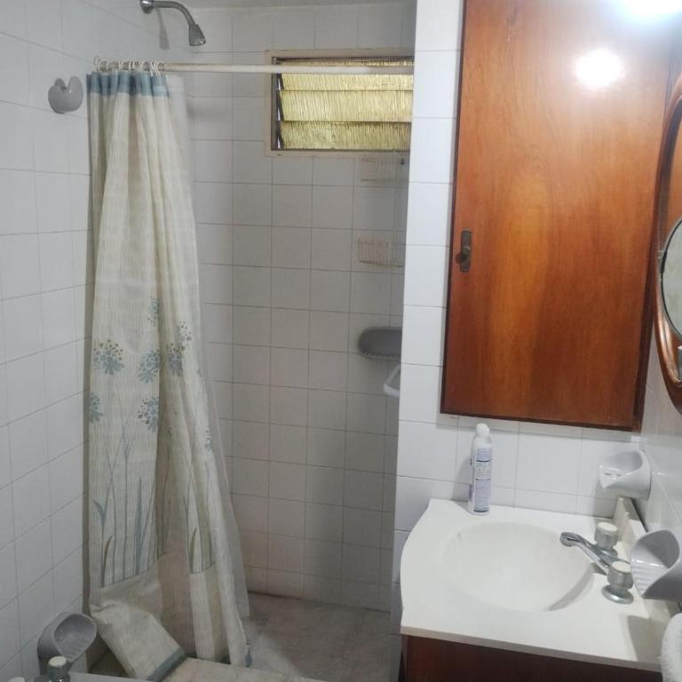 Departamento céntrico - Three-Bedroom Apartment - 3