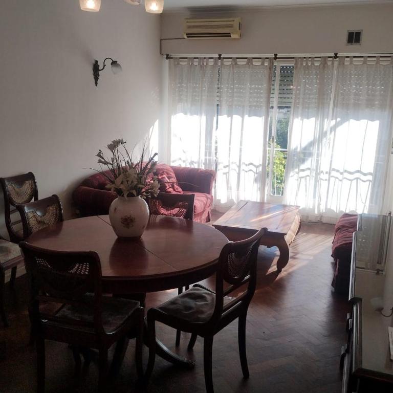 Departamento céntrico - Three-Bedroom Apartment - 4