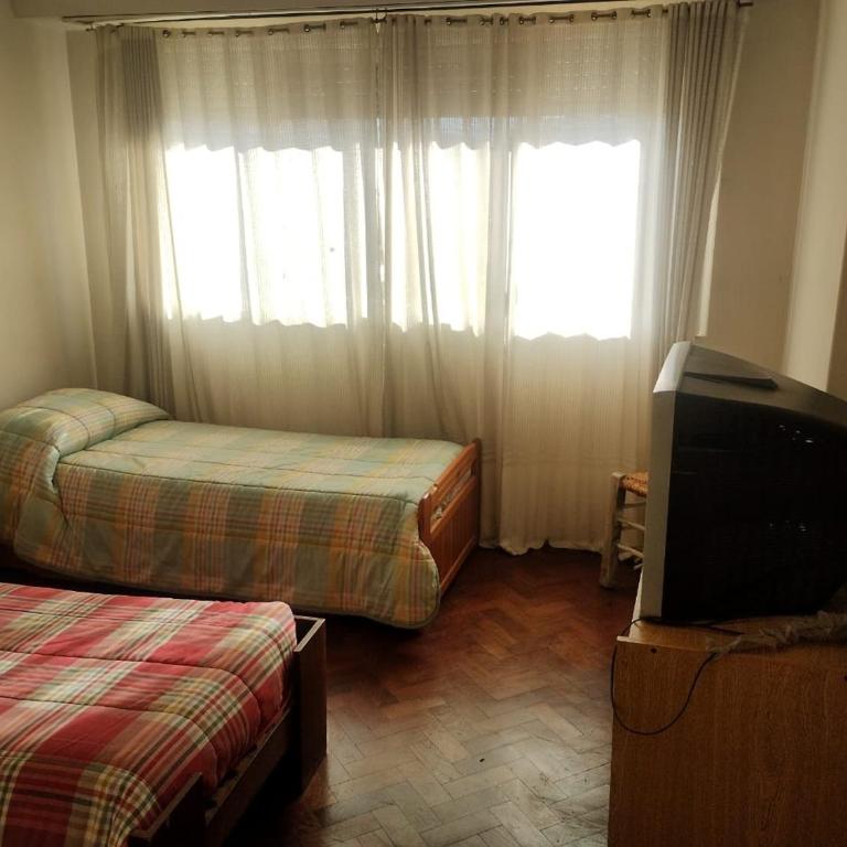 Departamento céntrico - Three-Bedroom Apartment - 11