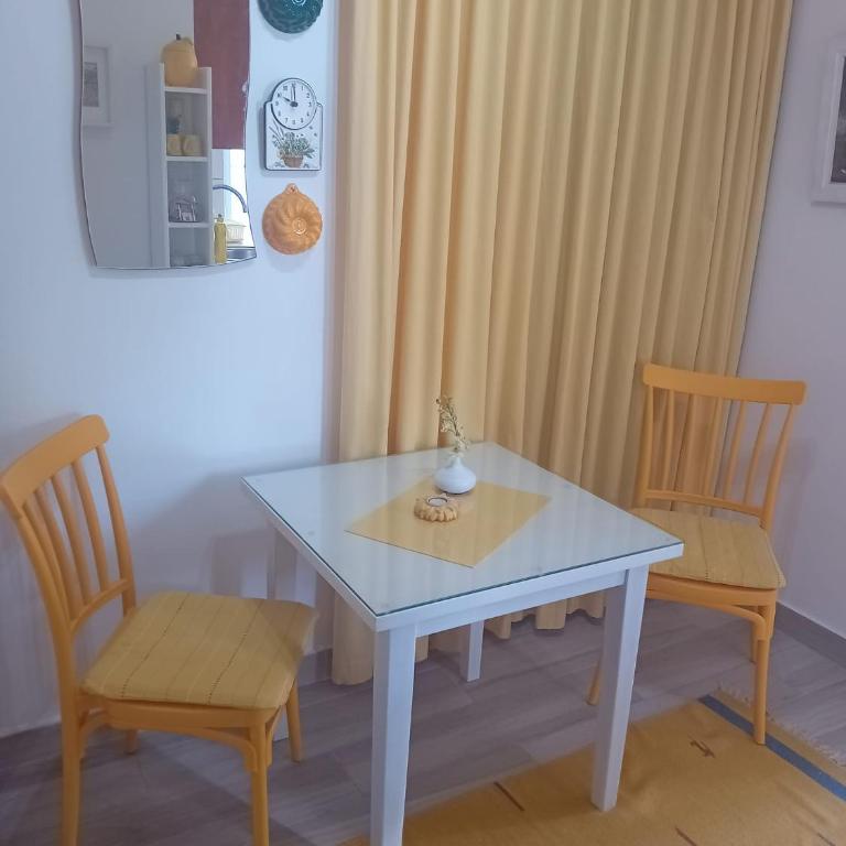 Yellow Lily Mostar Apartman - Studio with Balcony - 9