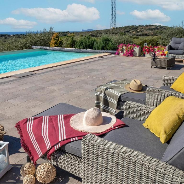 Luxury Sunshine Villa in Alghero with pool and sea view - Villa - Beach Front - 18