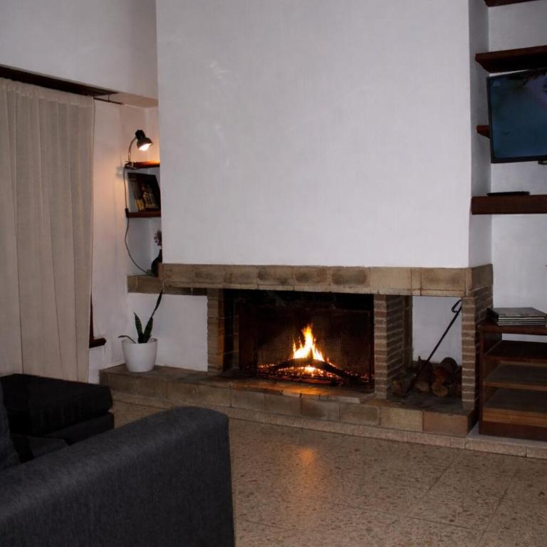 Casa amplia, céntrica y con garage en Junin, BA - Apartamento de 2 dormitorios - 2