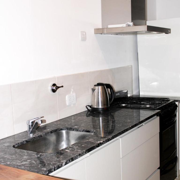 Casa amplia, céntrica y con garage en Junin, BA - Apartamento de 2 dormitorios - 9