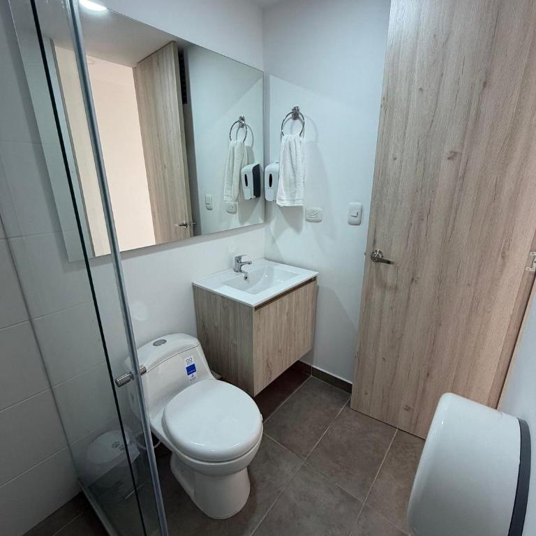 Elegante y Cómodo | Estrato 6 - Apartamento con balcón - 11