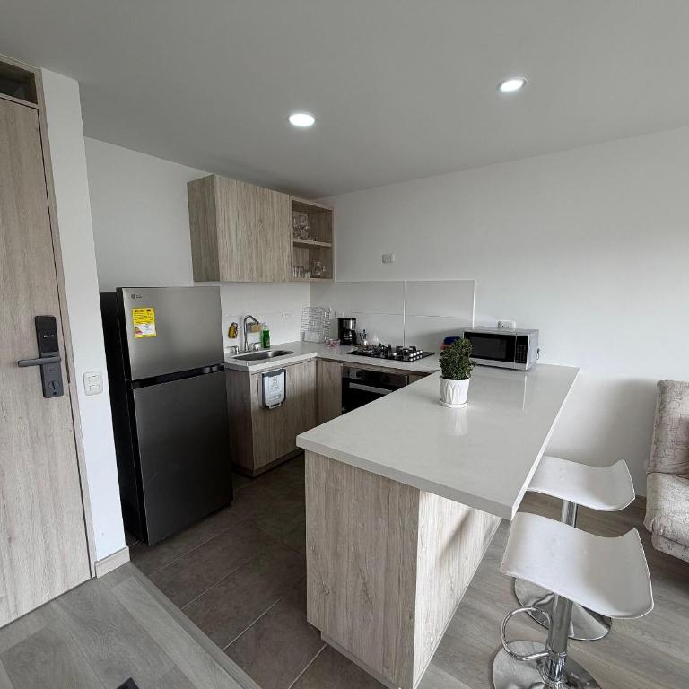 Elegante y Cómodo | Estrato 6 - Apartamento con balcón - 12