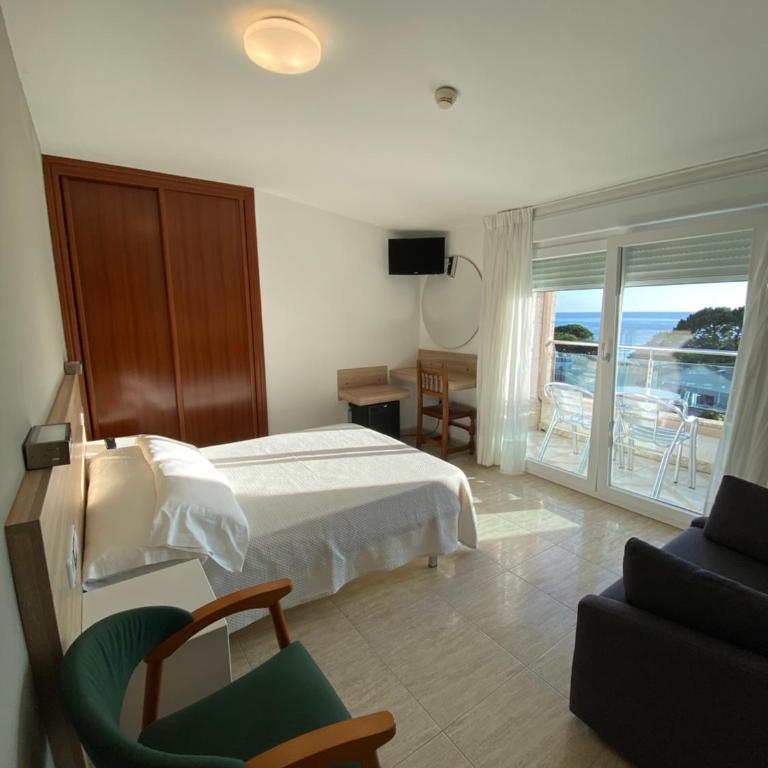 Hotel Riveiro - Habitación Triple Estándar con vistas al mar - 2