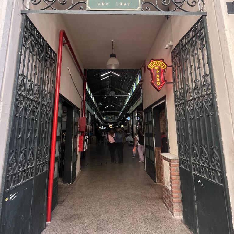 Loft con patio frente a Mercado San Telmo, 2 baños - Apartamento de 1 dormitorio - 28