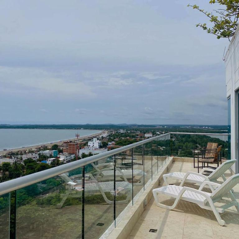 Luxury apartament with pool and 360 view - Three-Bedroom Apartment - 29