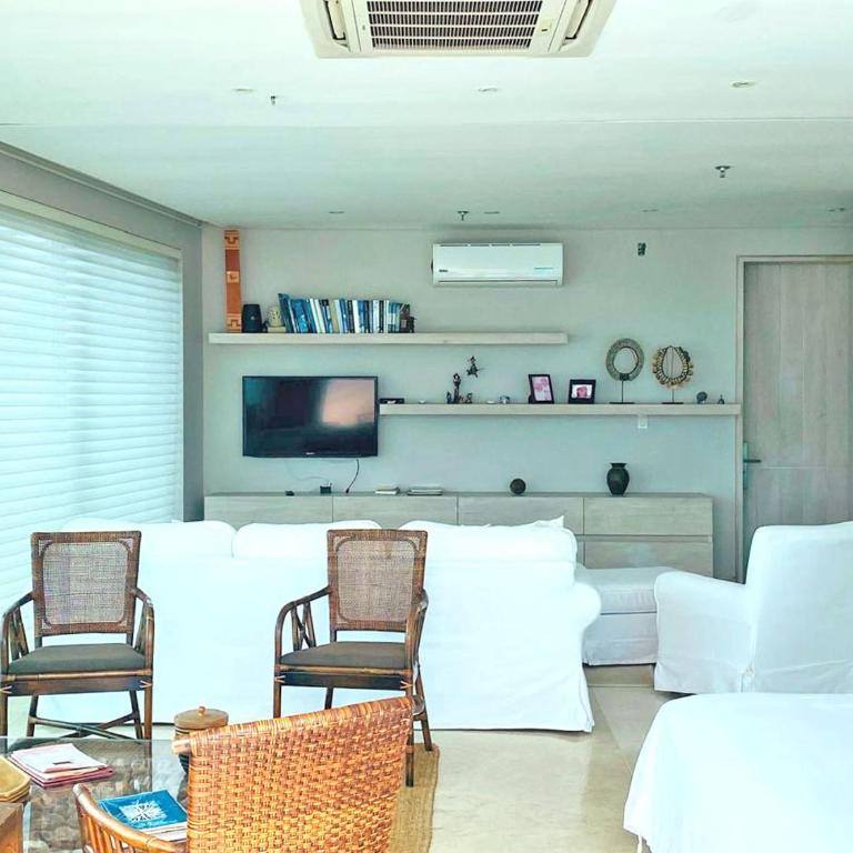 Luxury apartament with pool and 360 view - Three-Bedroom Apartment - 36