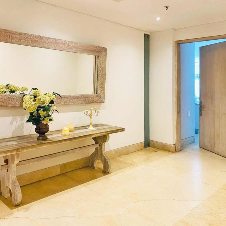 Luxury apartament with pool and 360 view - Three-Bedroom Apartment - 45