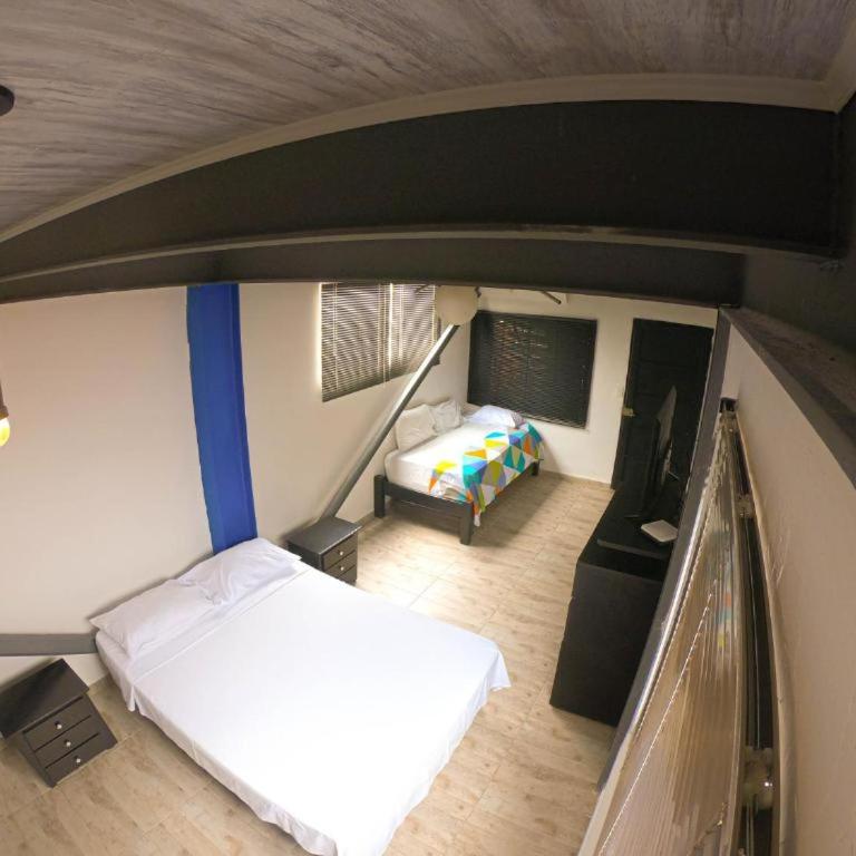 Apartaestudio 16 bonito aire acond parqueo priv, - Apartamento - 2