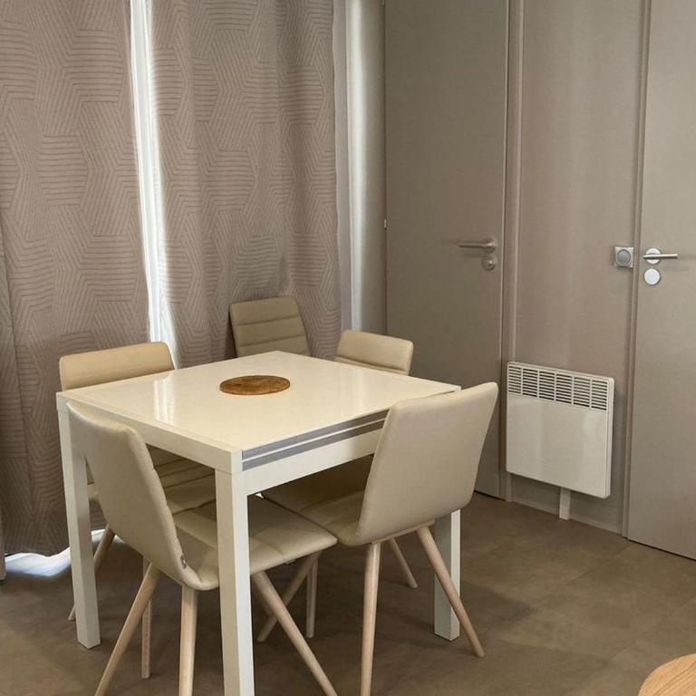 Mobil-home confortable - 6 pers. - API-1-52-2256 - Mobile Home - 4