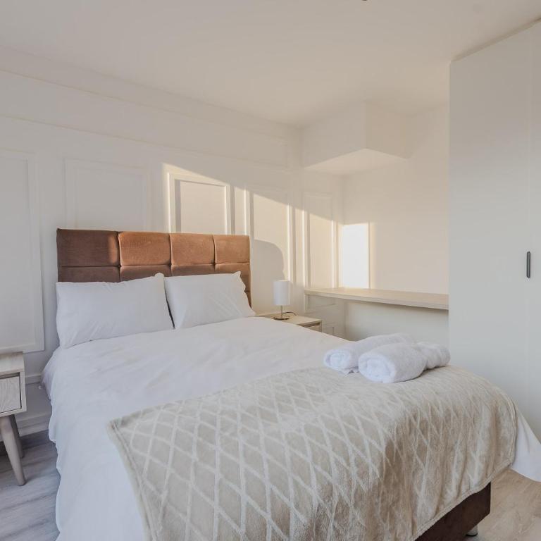 Modern two-bedroom apt with park views San Isidro - Vacation Home - 4