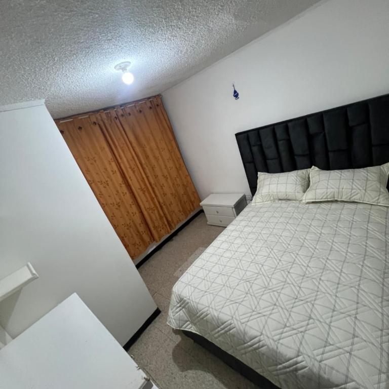 Apartamento amplio, parqueadero y excelente ubicación en Bogotá - Apartamento - 7