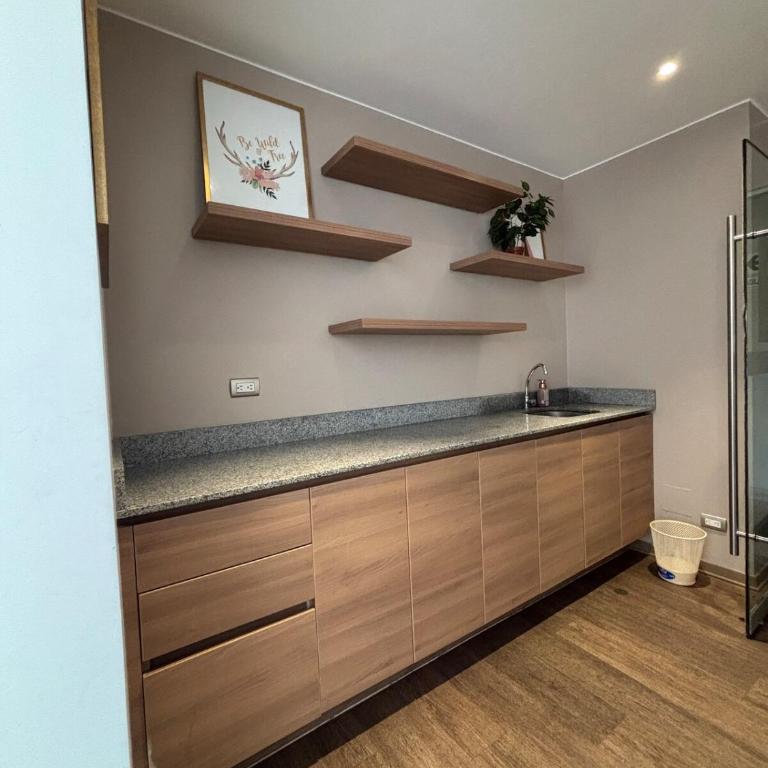 Depa familiar con vista al mar - Balcón piscina y cochera - Apartamento de 2 dormitorios con balcón y vistas al mar - 3