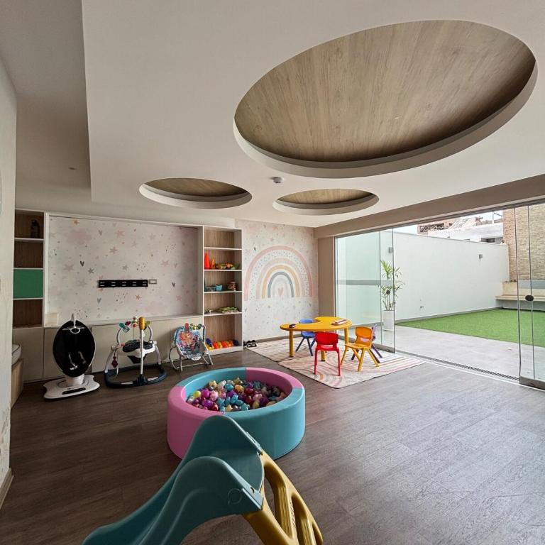 Depa familiar con vista al mar - Balcón piscina y cochera - Apartamento de 2 dormitorios con balcón y vistas al mar - 40
