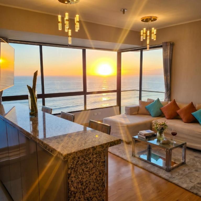 "Oceanfront 3BR, Home Office, Pool, Gym, Sauna, BBQ, Fast Wifi, Play area and Free Parking" - Three-Bedroom Apartment - 10