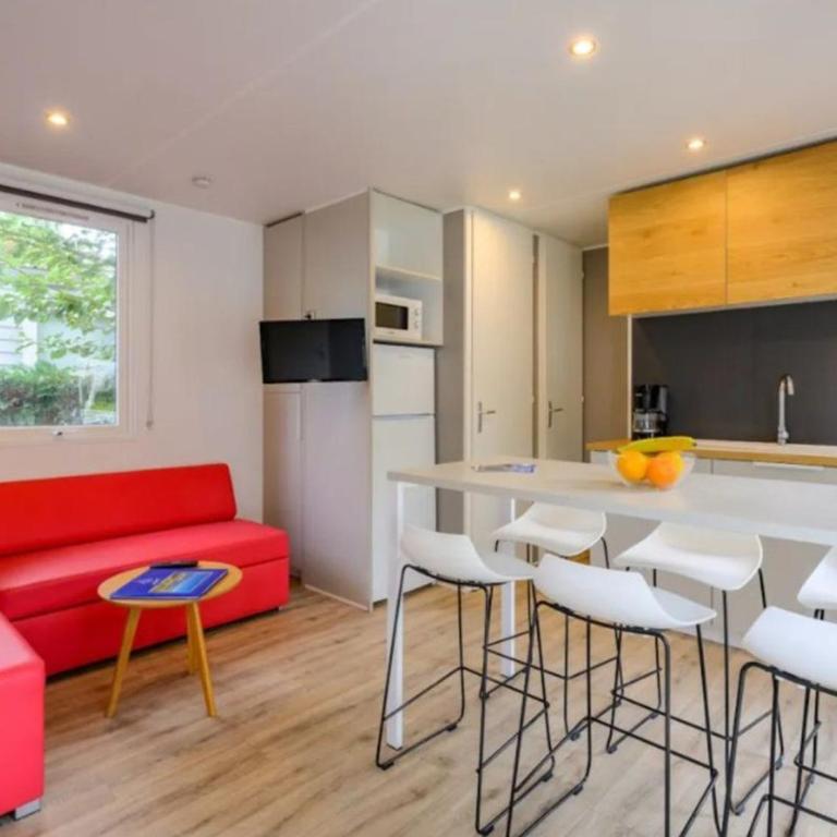 Mobil-home 3 chambres, animaux acceptés - 6 pers. - API-1-52-2544 - Mobile Home - 3