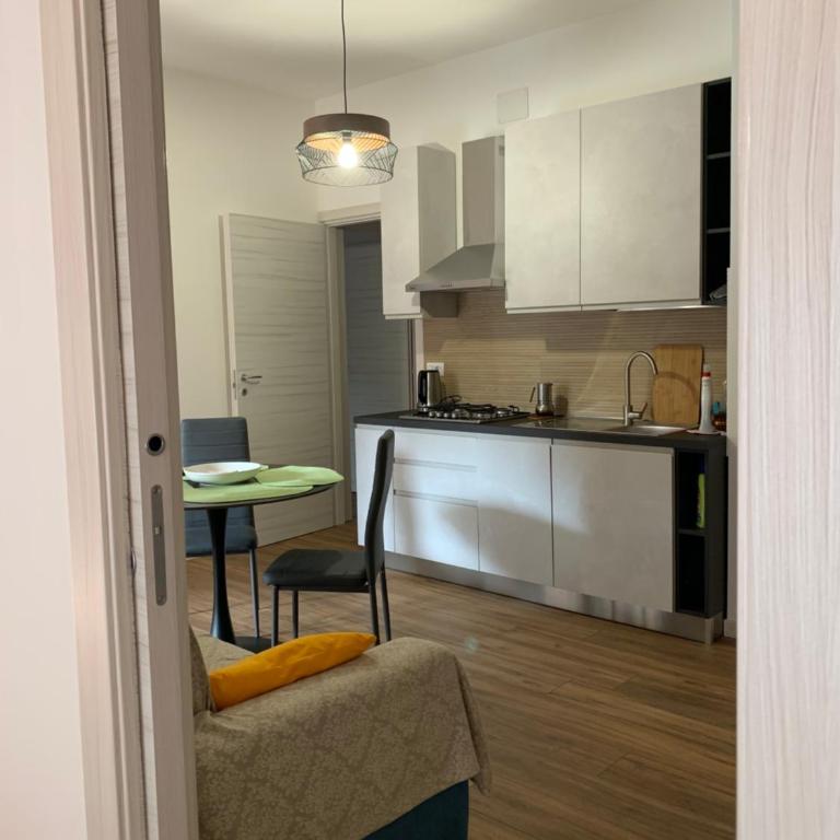 VERoHOME - Appartamento con 2 Camere da Letto, Balcone e Terrazza - 9