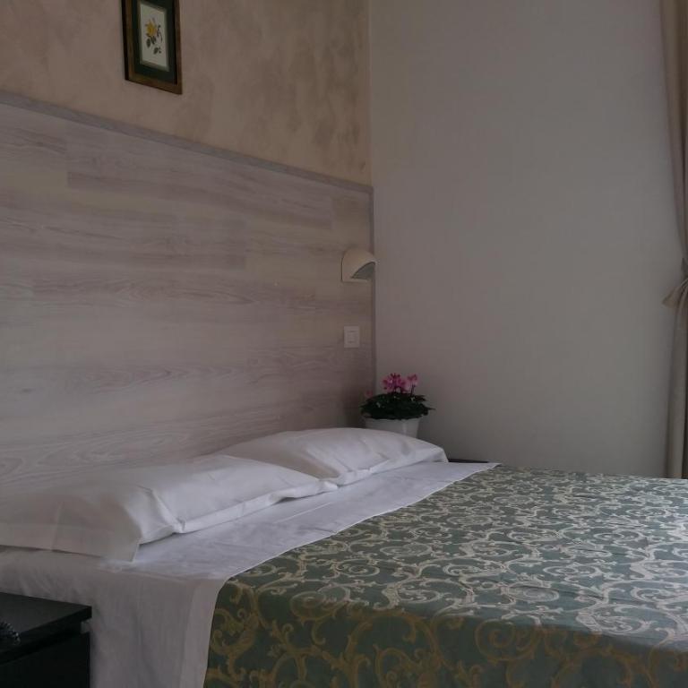 Hotel Canasta - Double or Twin Room - 5