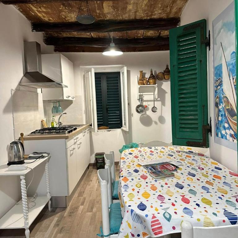 Palauet cosy old town apartment in Alghero for 1 person - One-Bedroom Apartment - Split Level - 24