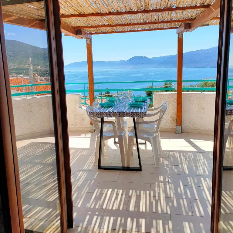 GOCCE DI MARE - Appartamento con 2 Camere da Letto, Terrazza e Vista Mare - 8