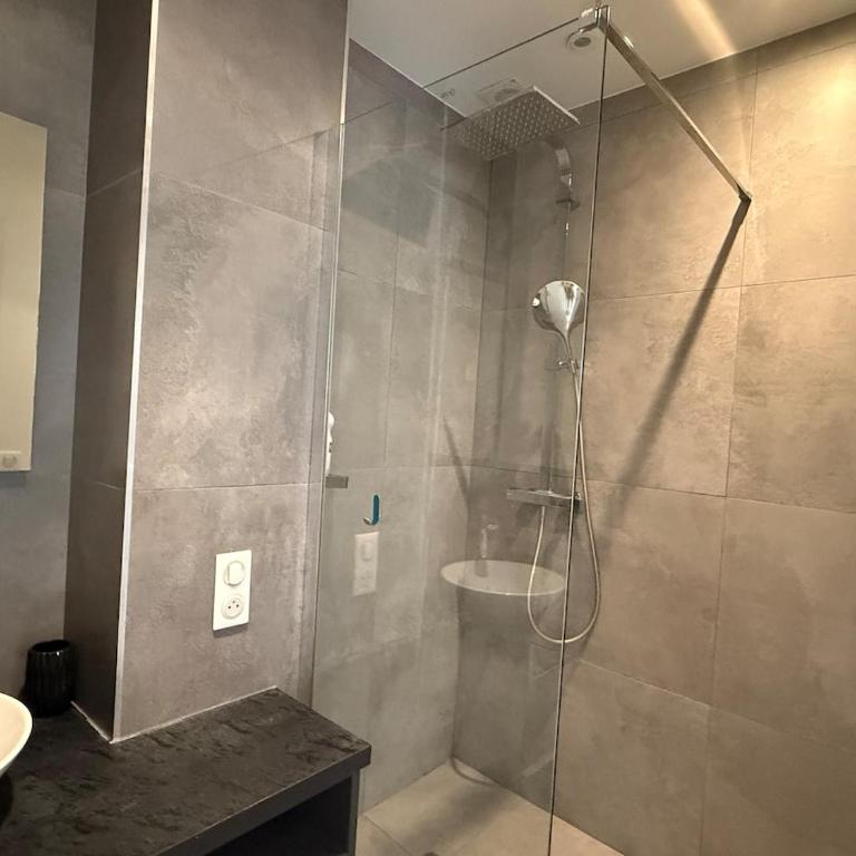 Spacieux T3 pour 6 près de la gare et du palais - Appartement 2 Chambres - 10