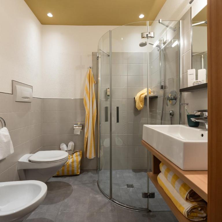JOHAN - Rooms & Breakfast Merano - Camera Matrimoniale con Balcone - 1