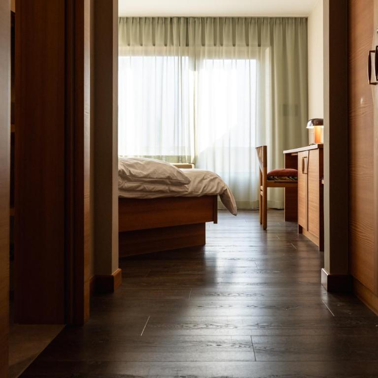 JOHAN - Rooms & Breakfast Merano - Camera Matrimoniale con Balcone - 11